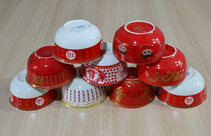 瓷碗 日常生活中的藝術(shù)與實(shí)用兼?zhèn)? />
</span>
<span id=