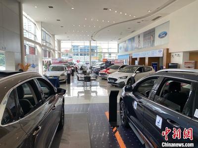 重慶汽車銷售門店推出花樣&ldquo;感恩禮&rdquo;致敬防疫工作者